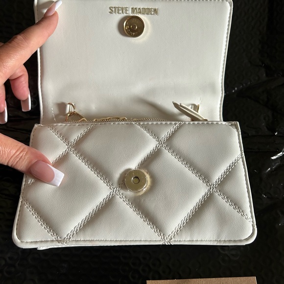 STEVE MADDEN ‘BENDUE’ WHITE CROSSBODY PURSE - BNWT - Picture 7 of 13